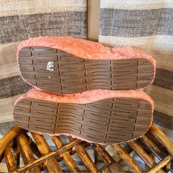 UGG Pink Fuzz Sugar Slipper‎ Clog Size 6 - Picture 8 of 13